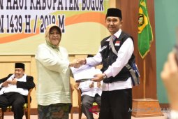 Bupati Bogor melepas 404 jamaah calon haji