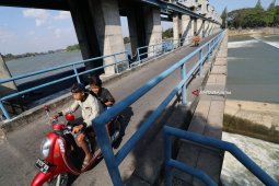 Debit Air Brantas Menurun