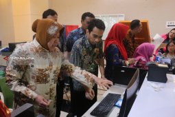 Risma Akan Tambah Alat Perekaman KTP Elektronik
