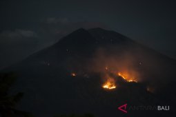 Kebakaran akibat erupsi Gunung Agung