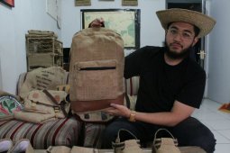 Tas sepatu unik dari karung goni
