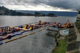 Menko Maritim apresiasi permainan air Danau Toba