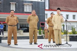 Bupati Tapsel perintahkan pimpinan OPD bayar gaji ke-13