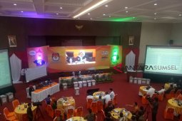 Sebuah angkot di Bogor ludes terbakar