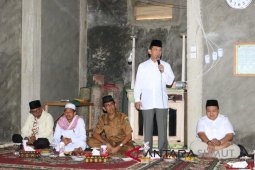 Bupati Tapsel katakan berjuang membangun daerah itu tanpa batas