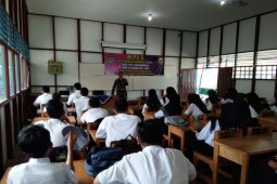 Anggota Koramil Banjarmasin Utara berikan materi Bela Negara
