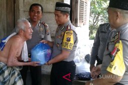 Kapolres Langkat luncurkan program "Jumat Barokah"
