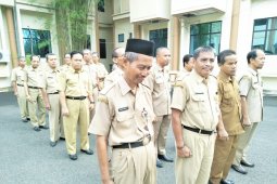 Dua kali erupsi, Gunung Agung keluarkan abu 300-700 meter