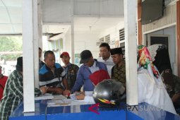 Bacaleg antri cek kesehatan
