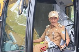 Pj Bupati HSS cek kesiapan alat berat bantuan Kementan
