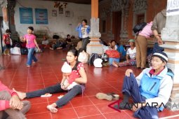Pengungsi Karangasem butuh pasokan makanan