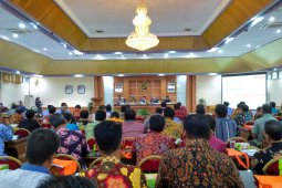 Desiminasi dana desa padat karya tunai.