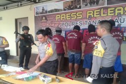 Polres Tangkap Lima Pejudi Domino