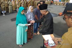 Warga korban bencana di HST terima bantuan