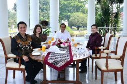 Presiden Jokowi jamu Ketum Perindo, PKPI dan PSI di Istana Bogor