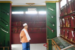 Museum keris di masjid