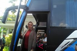 Bupati Karawang uji pelayanan trayek baru Damri