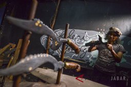 Perajin senjata tradisional Kujang