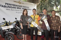 MNC bank serahkan hadiah tabungan MNC berhadiah