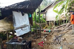 Video - Rumah Warga Kusambi Rusak Parah Akibat Amblasan Tanah