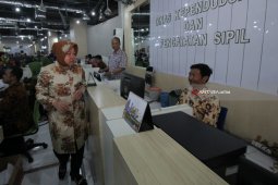Risma Sidak Dispendukcapil