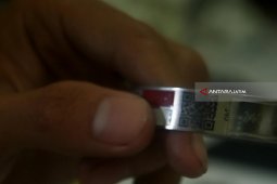 Gelang "Barcode" Identitas Haji Dikerjakan Sehari