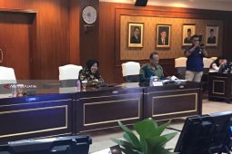 Risma Kembangkan Tiga Inovasi Pelayanan Publik di Surabaya