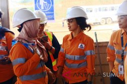 Ada 494 karyawan perempuan di tambang emas Martabe