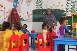 Avian Renovasi 50 Sekolah Pulau Jawa dan NTT