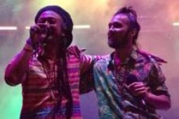Duta Reggae Indonesia Sepanggung dengan "Bob Marley"