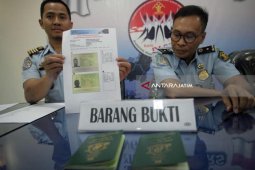 Pesepakbola Asal Pantai Gading Diduga Juga Palsukan Paspor