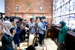 Risma Siap Fasilitasi Para "Influencer" di Surabaya