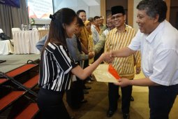 Sesditjen SDID serahkan SK Jafung Dosen binaan Kopertis XI