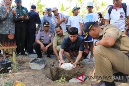 Bupati Klungkung letakkan batu pertama pembangunan padat karya