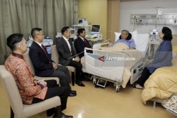 BJ Habibie Jenguk SBY