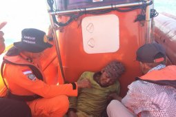 Tim gabungan temukan seorang nelayan dalam kondisi lemas
