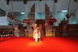 Seniman "bintang" Denpasar tampilkan "Tejaning Stri"