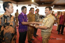 Sertijab Delapan Pj. Perbekel di Gianyar