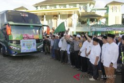 Bupati Madina berangkatkan JCH kloter 8