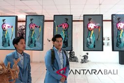 24 mahasiwa Undiksha adakan pameran seni rupa