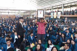 Mahasiswa Ubaya Pecahkan Rekor MURI Bermain "Card Game" (Video)
