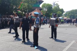 Polisi Surabaya Bubarkan Deklrasi #2019GantiPresiden