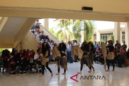 BUMN Hadir - SMN Malut dihibur tarian Suku Anak Dalam