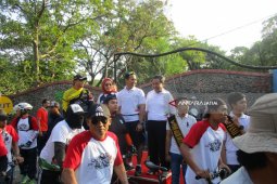 Ribuan Pesepeda Ikut Acara "Sepeda Nusantara" 2018 (Video)