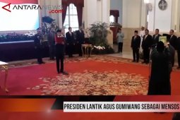 Agus Gumiwang tiba di kantor Kemensos