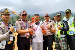 Atlet Paralayang Hadapi Tekanan Cuaca