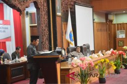 Tiga Fraksi minta Pemprov hentikan program alat berat
