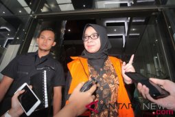 Eni Saragih mengaku kenal pengusaha dari Setya Novanto