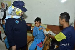 Batanghari tunda sementara pemberian imunisasi MR