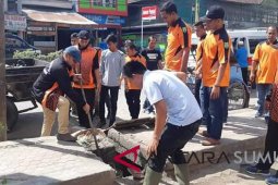 Membuang sampah di halaman SMA akan di sanksi tegas